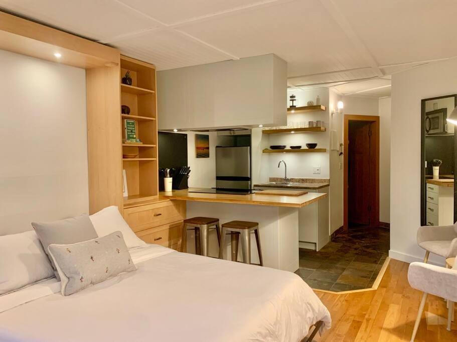 Casa Creekside - Walk To Gondola, Shops, Lakes! Whistler Exterior photo