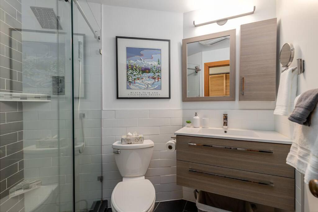 Casa Creekside - Walk To Gondola, Shops, Lakes! Whistler Exterior photo