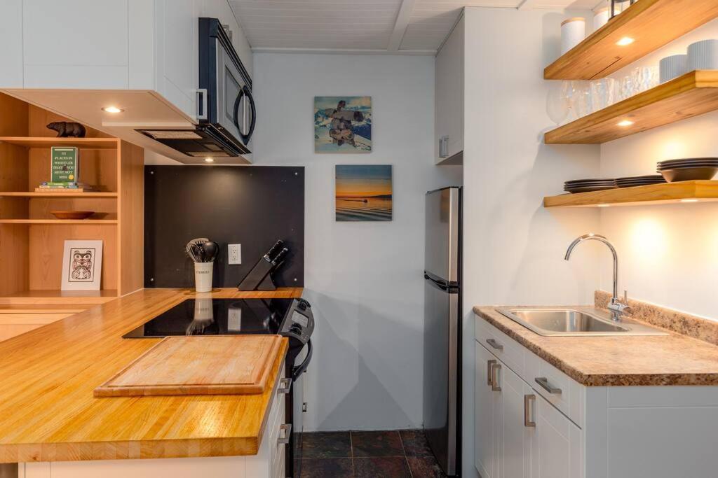 Casa Creekside - Walk To Gondola, Shops, Lakes! Whistler Exterior photo